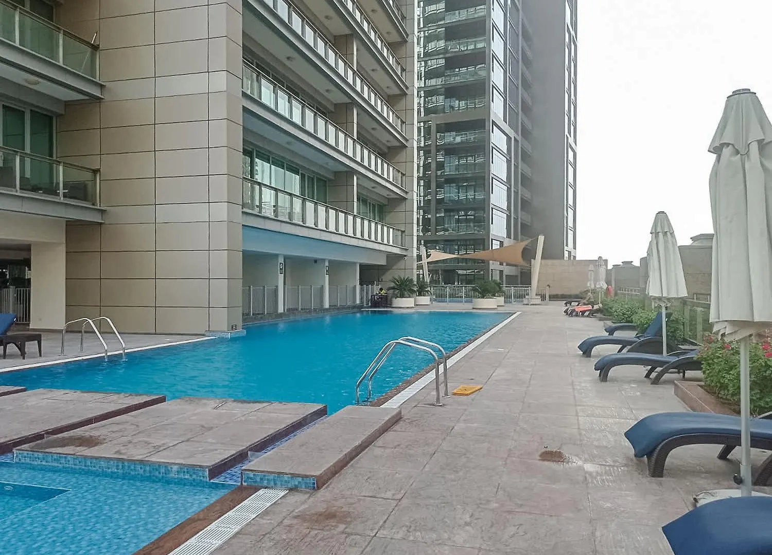 Modern 1-Bedroom With Stunning View Of A City Skyline In Downtown Dubai