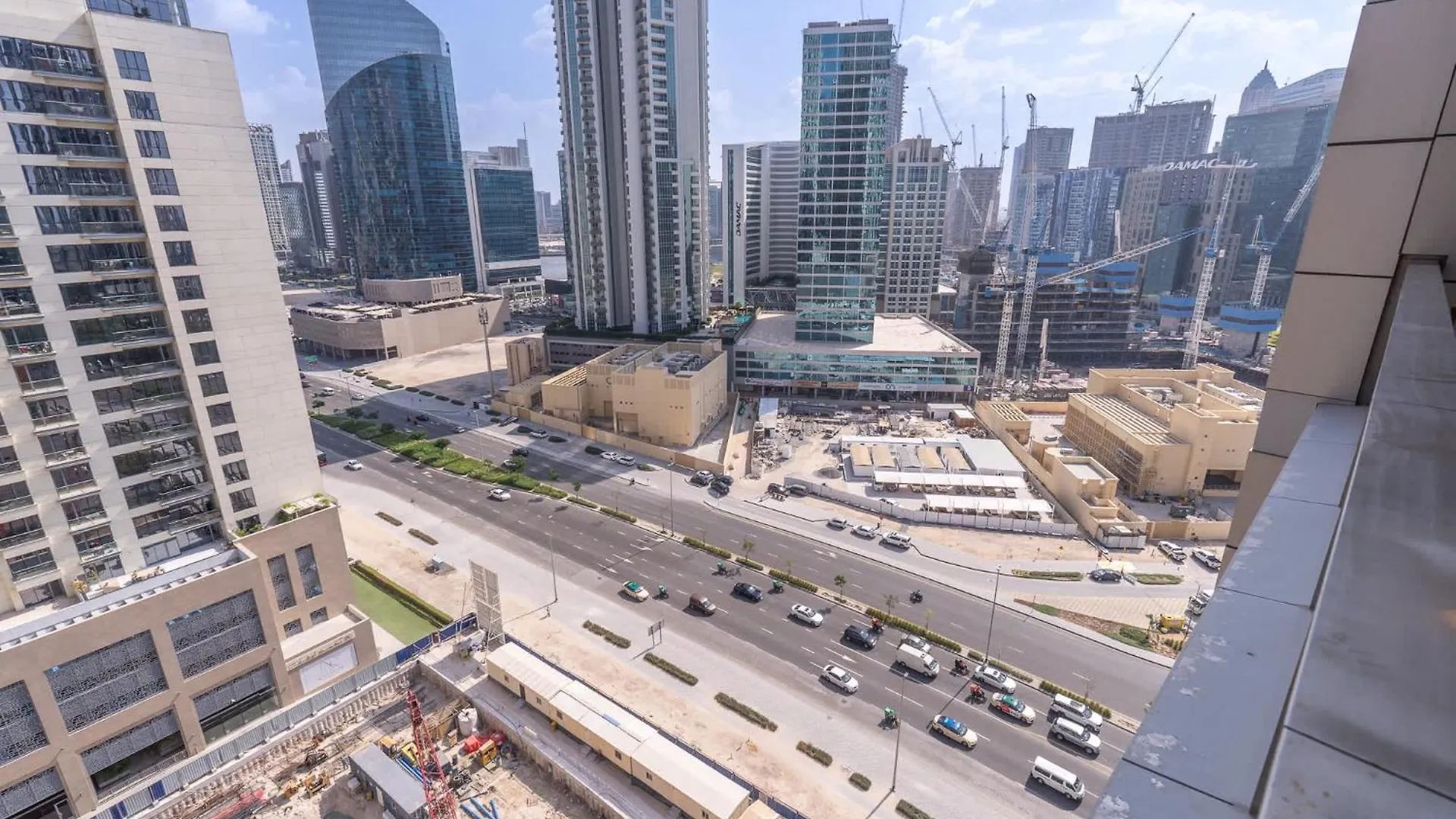 Apartment Modern 1-Bedroom With Stunning View Of A City Skyline In Downtown Dubai United Arab Emirates