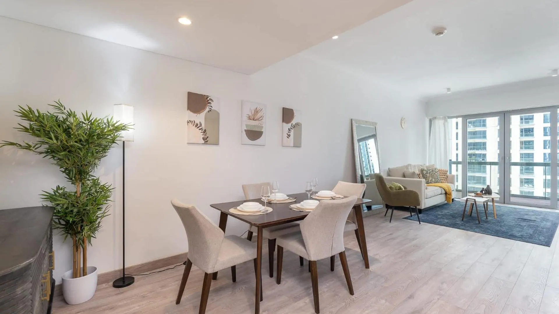 Modern 1-Bedroom With Stunning View Of A City Skyline In Downtown Dubai United Arab Emirates