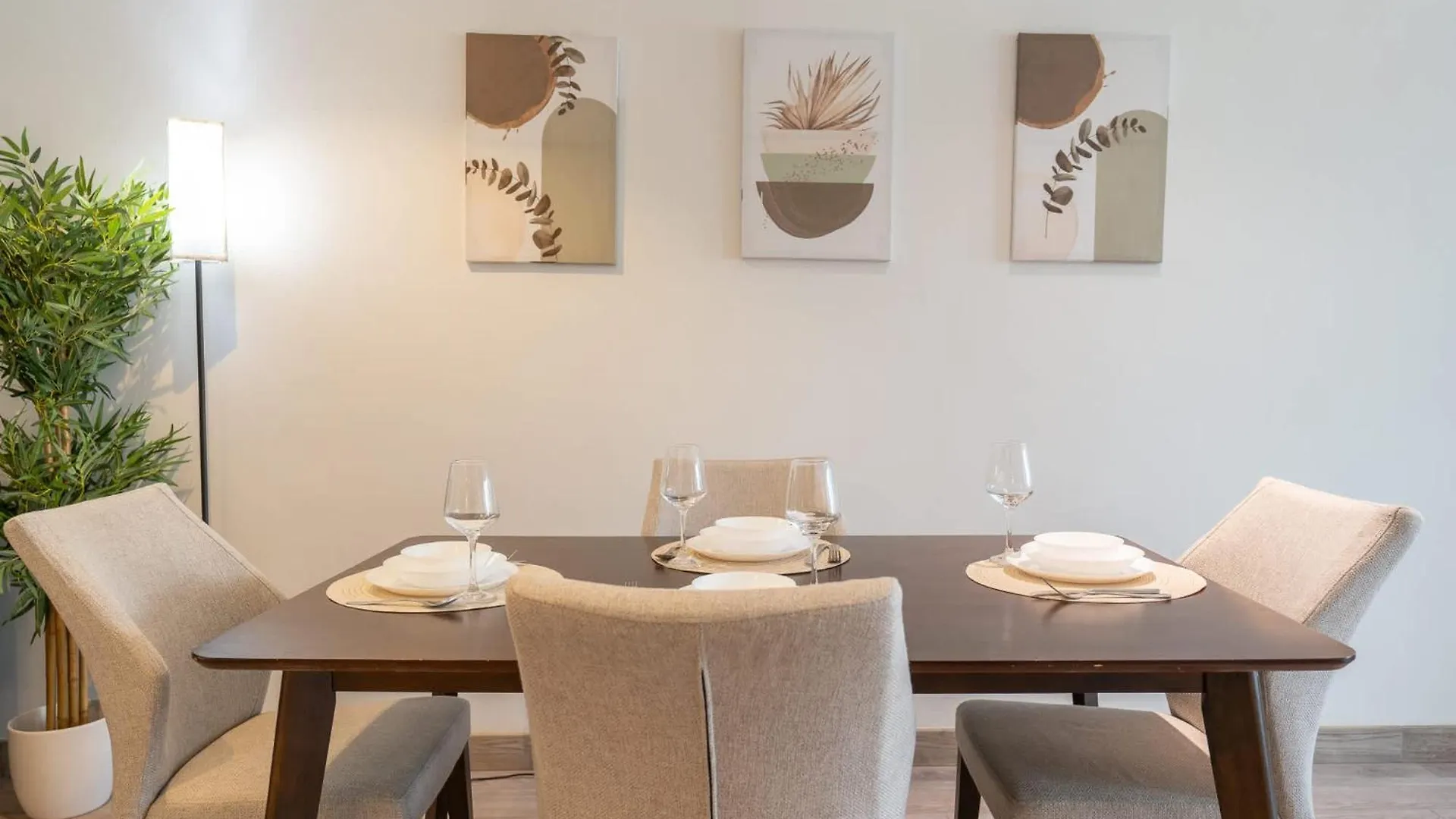 Appartamento Modern 1-Bedroom With Stunning View Of A City Skyline In Downtown Dubai